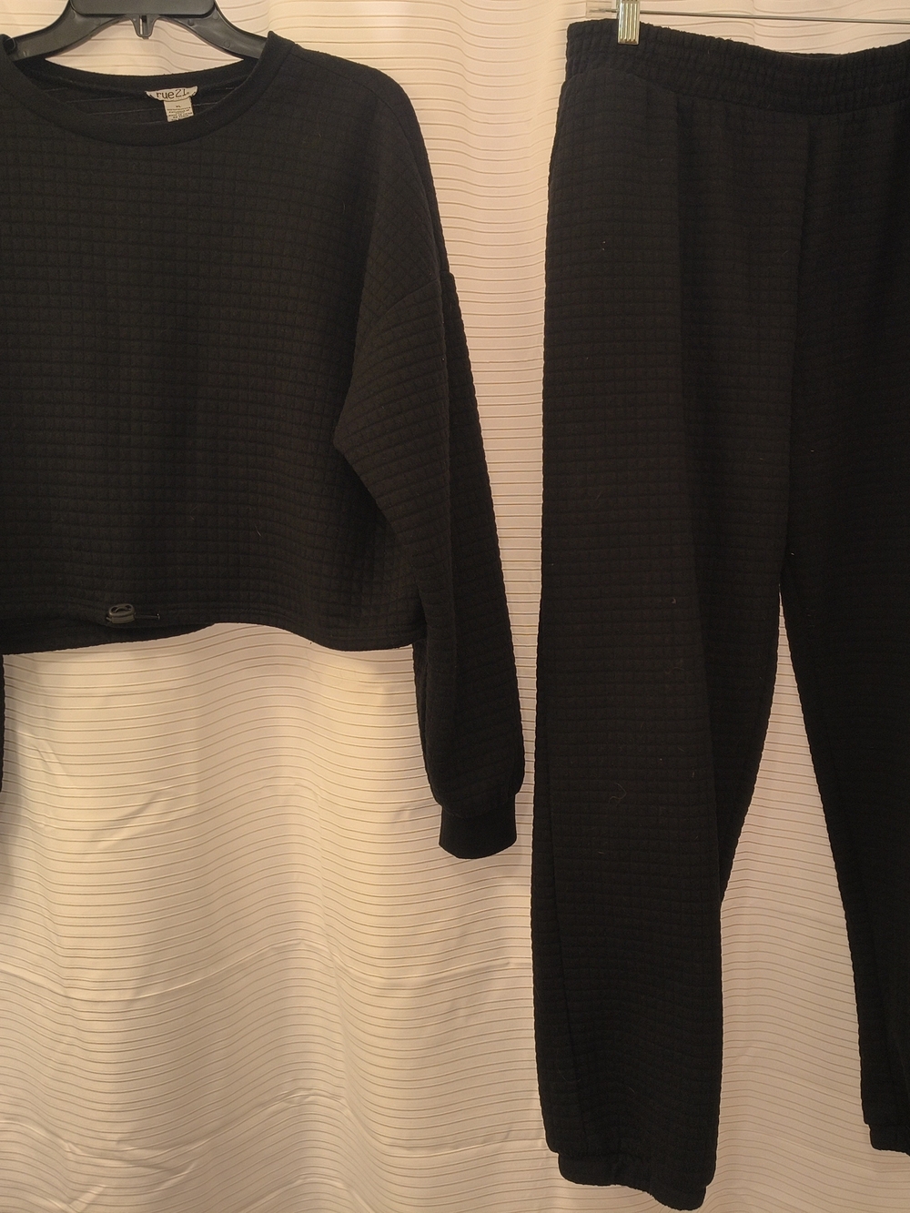 Rue21 Black Quilted Crewneck Sweater and Joggers Set